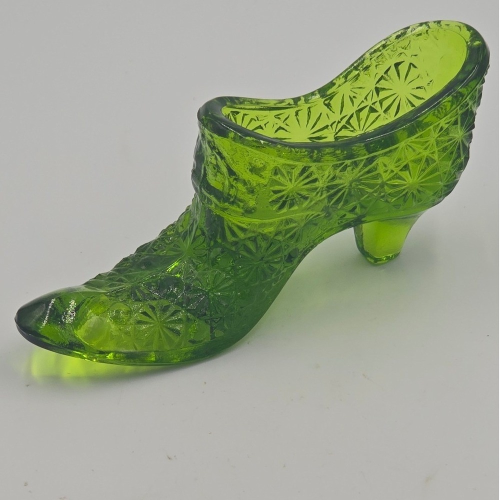 Vintage L E Smith Green Glass Slipper Shoe Daisy and Button Pattern 1970s Boot